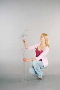 Justerbar høyde på infostativet